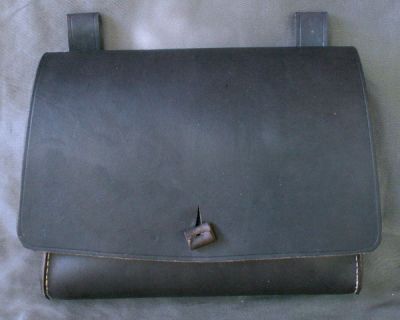 16th - 17th century belt wallet with a square front and side gussets