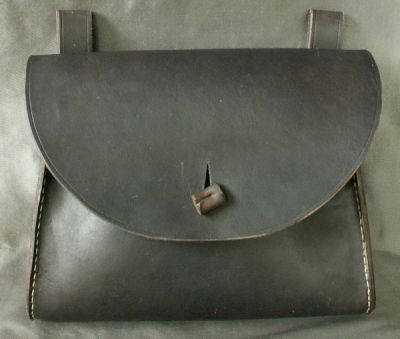 16th - 17th century belt wallet with a round front and side gussets