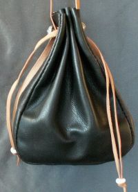 Ladies 15th/16th century drawstring purse with side gusset