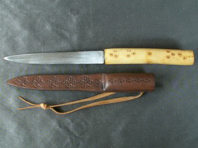 Whillte tang knife