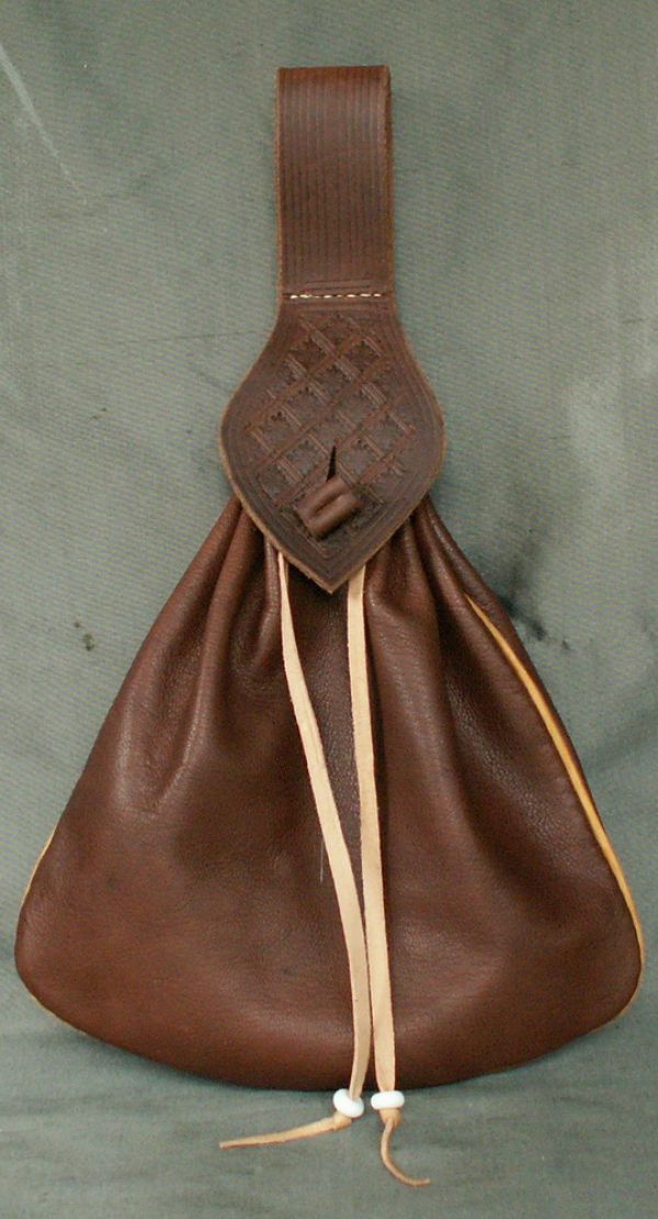 15th/16th century medium belt bag with piped seams and tooling