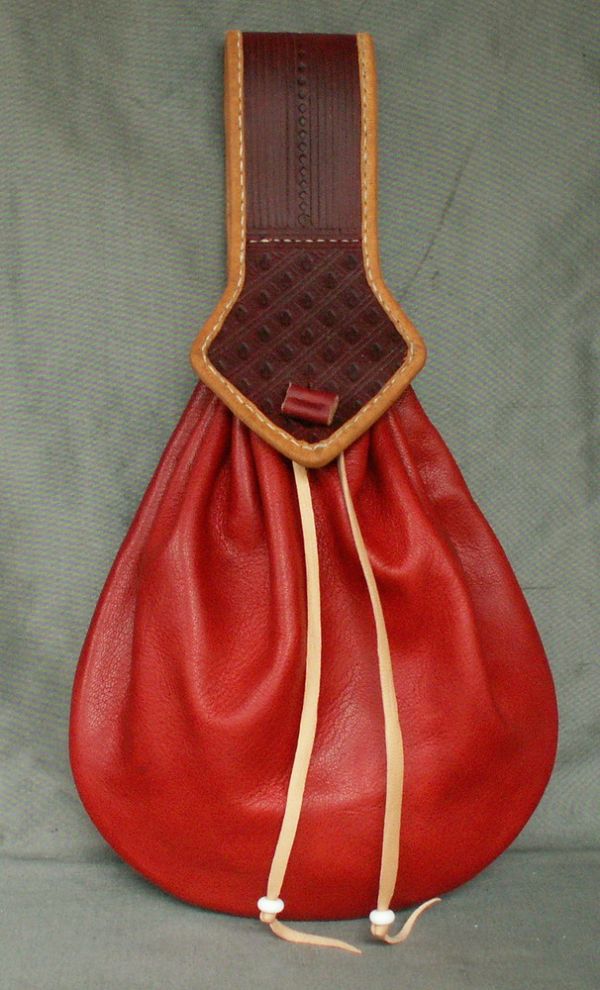 Ladies 17th century teardrop belt purse with tooling and internal divider and coin purse