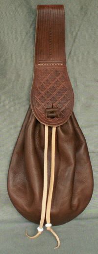Ladies 17th century narrow belt purse with tooling