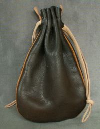 Money purse with piped seams