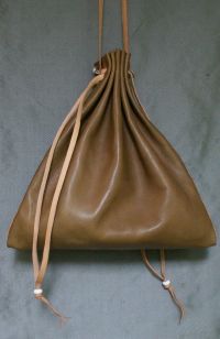 Ladies 14th/15th century large square drawstring purse with piped seams