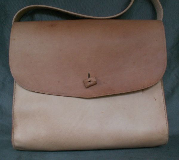 14th - 17th century shoulder bag with side gussets