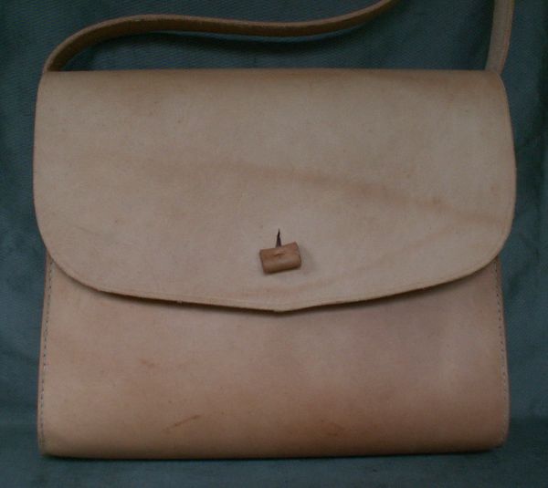 14th - 17th century shoulder bag with side gussets