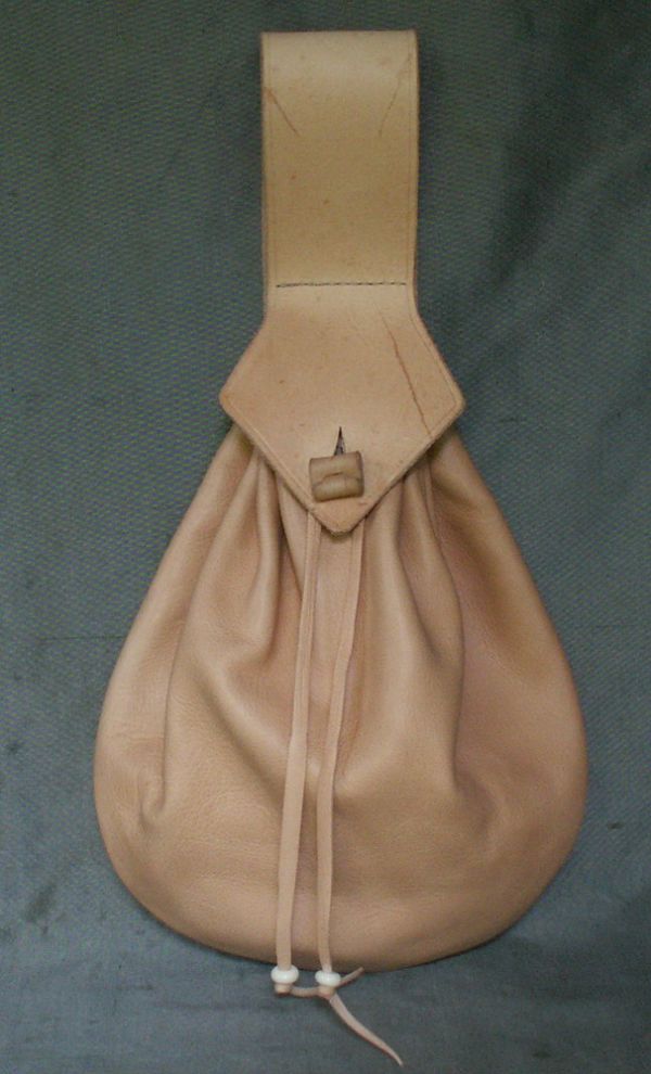 Ladies 17th century teardrop belt purse