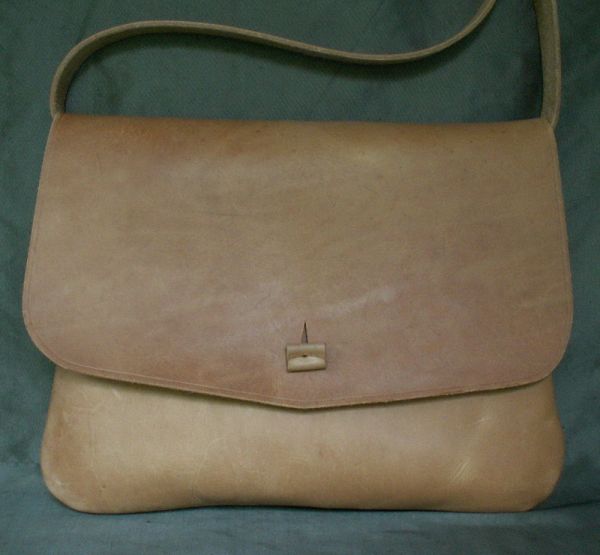 14th - 17th century shoulder bag