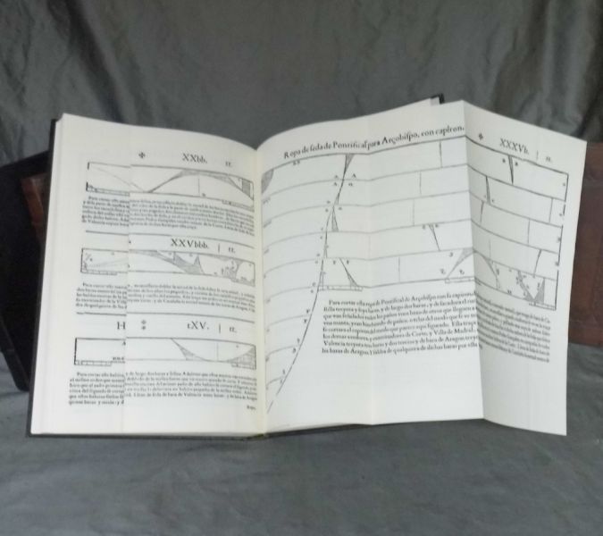 Taylors Pattern Book by Francisco de la Rocha Burguen 1618 #4