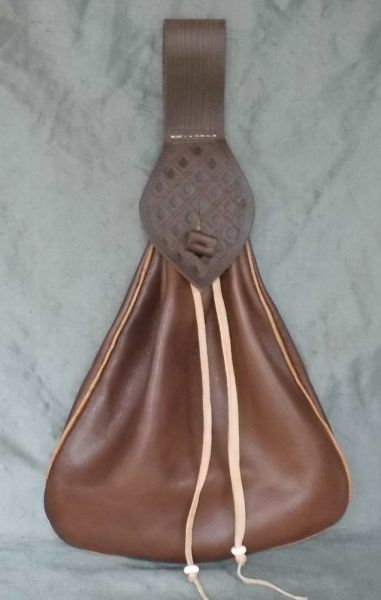 15th/16th century medium belt bag with piped seams and tooling