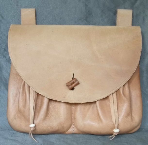 16th - 17th century medium belt wallet with a round front and two pouchlets