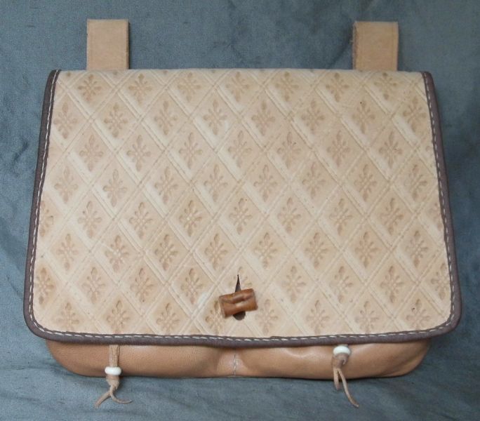 16th - 17th century medium belt wallet with a tooled square front and two pouchlets