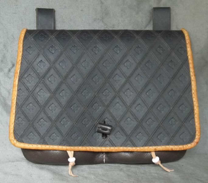 16th - 17th century medium belt wallet with a tooled square front and two pouchlets