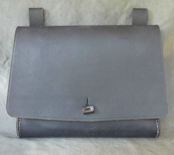 16th - 17th century belt wallet with a square front and side gussets