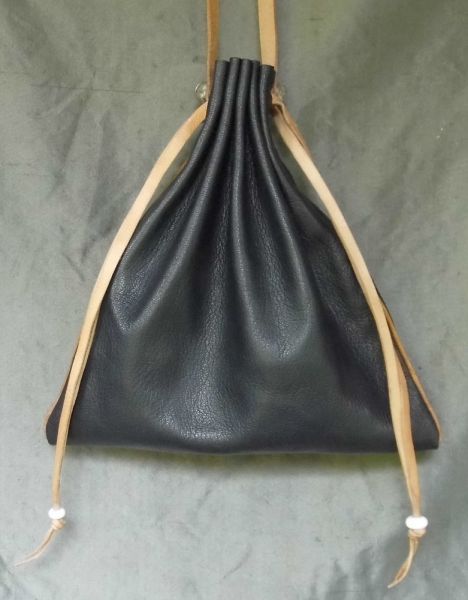 Ladies 14th/15th century square drawstring purse with piped seams