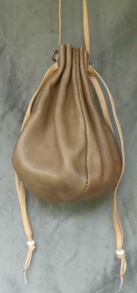 Ladies 14th/17th century round drawstring purse