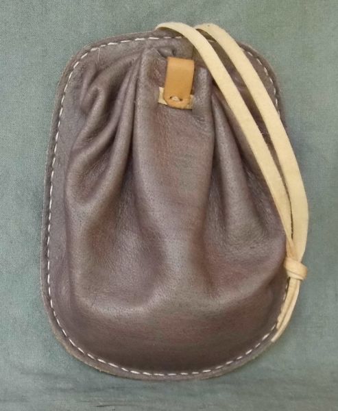 Flat backed money purse